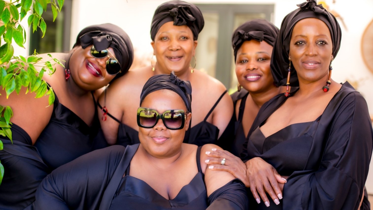 {"remix_data":[],"remix_entry_point":"challenges","source_tags":[],"origin":"unknown","total_draw_time":0,"total_draw_actions":0,"layers_used":0,"brushes_used":0,"photos_added":0,"total_editor_actions":{},"tools_used":{"transform":1},"is_sticker":false,"edited_since_last_sticker_save":true,"containsFTESticker":false}